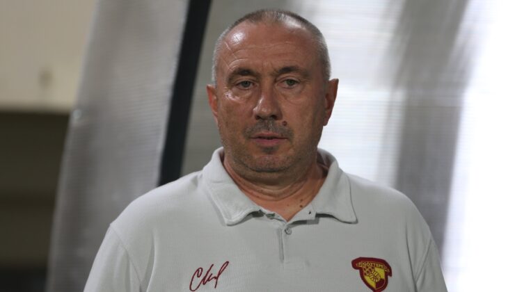 Stoilov'dan "savunma" öz eleştirisi