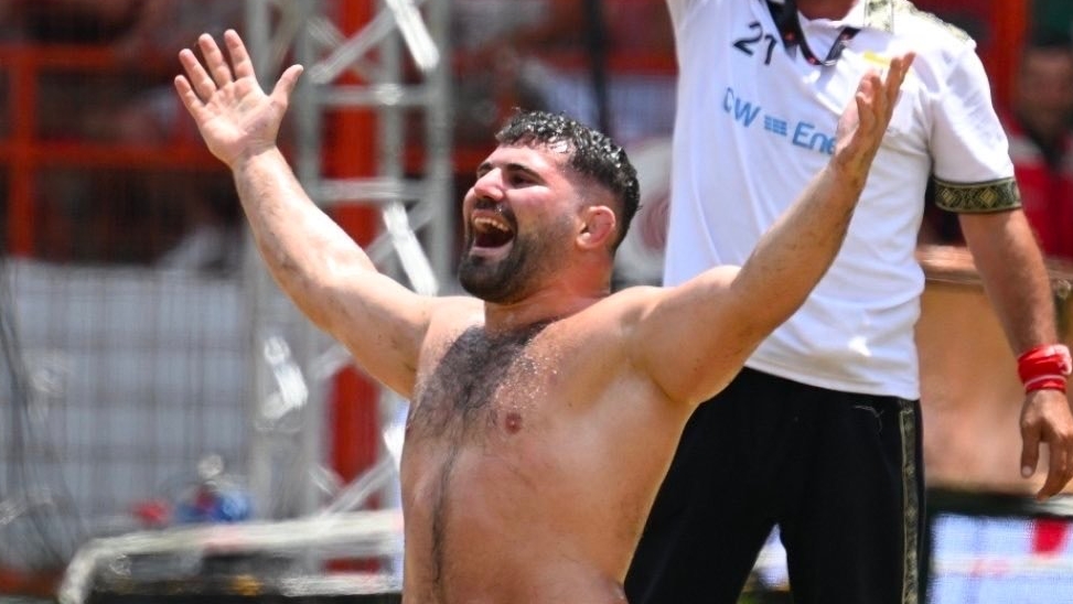Tokat'ta başpehlivan Erkan Taş