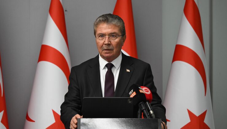 Ünal Üstel'den Filenin Sultanları'na tebrik