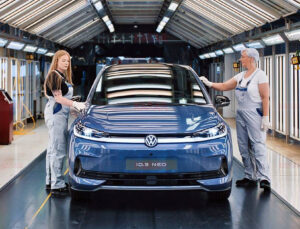 Volkswagen 50 bin kişiyi işten çıkaracak
