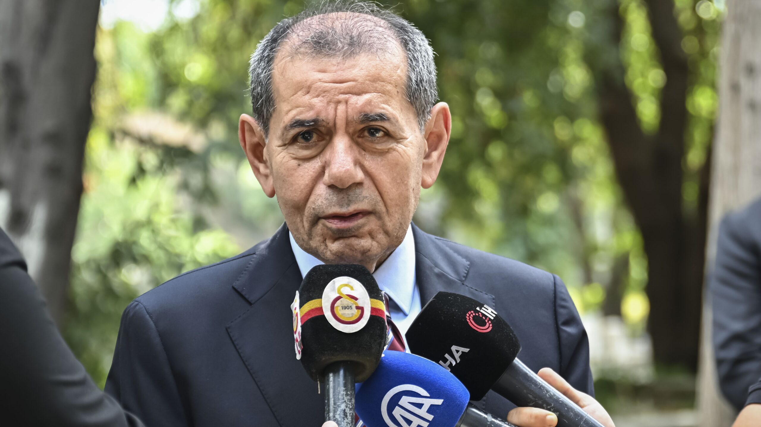''Eleştirilerden şikayet etmiyorum''