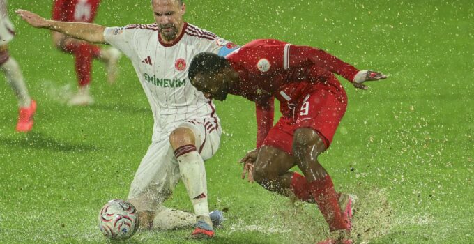 1.Lig maçına yağmur engeli