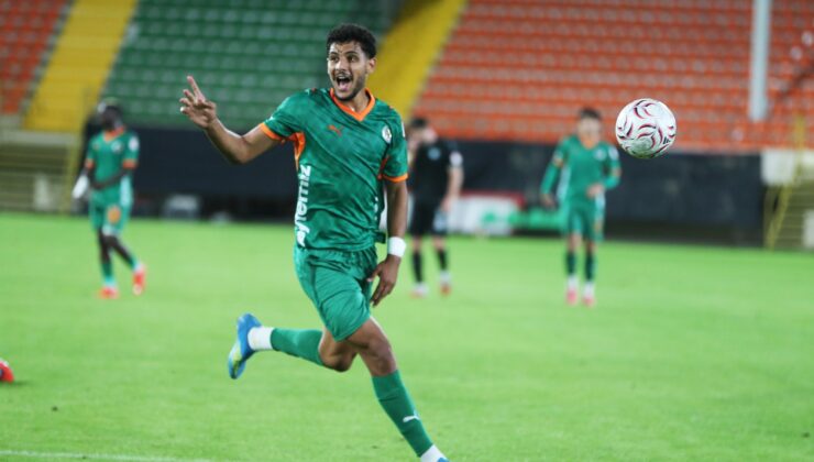 Alanyaspor evinde kazandı