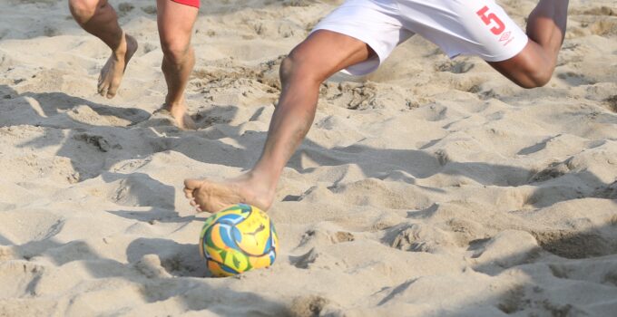 Alanya'da plaj futbolu heyecanı: 33 ülkeden 48 takım