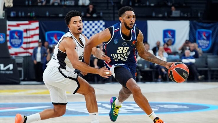 Anadolu Efes Beşiktaş'ı devirdi