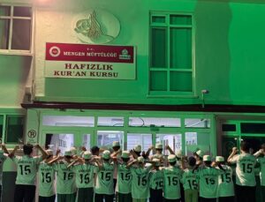 Arda Güler’den hafızlık öğrencilerine imzalı forma