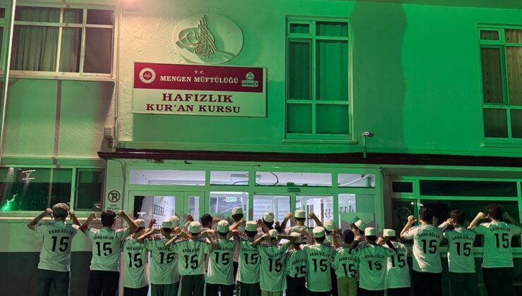 Arda Güler’den hafızlık öğrencilerine imzalı forma