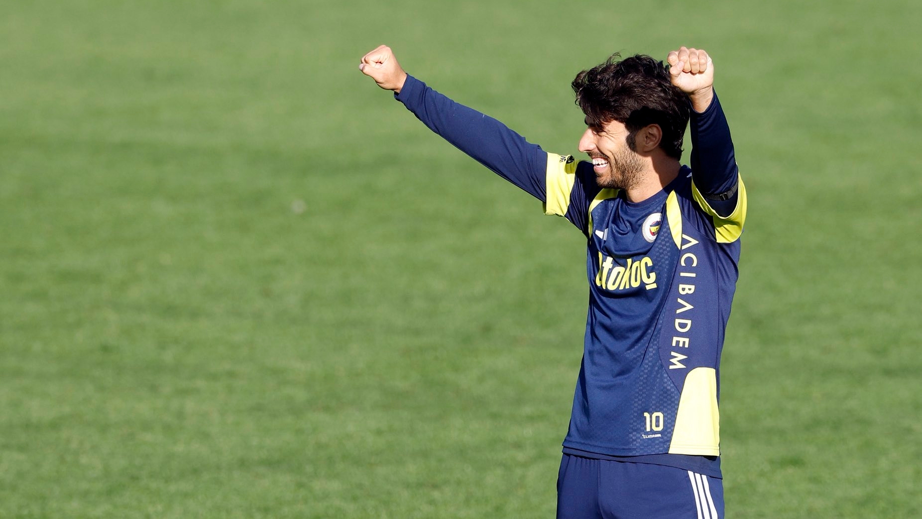 Asensio formasına kavuşuyor