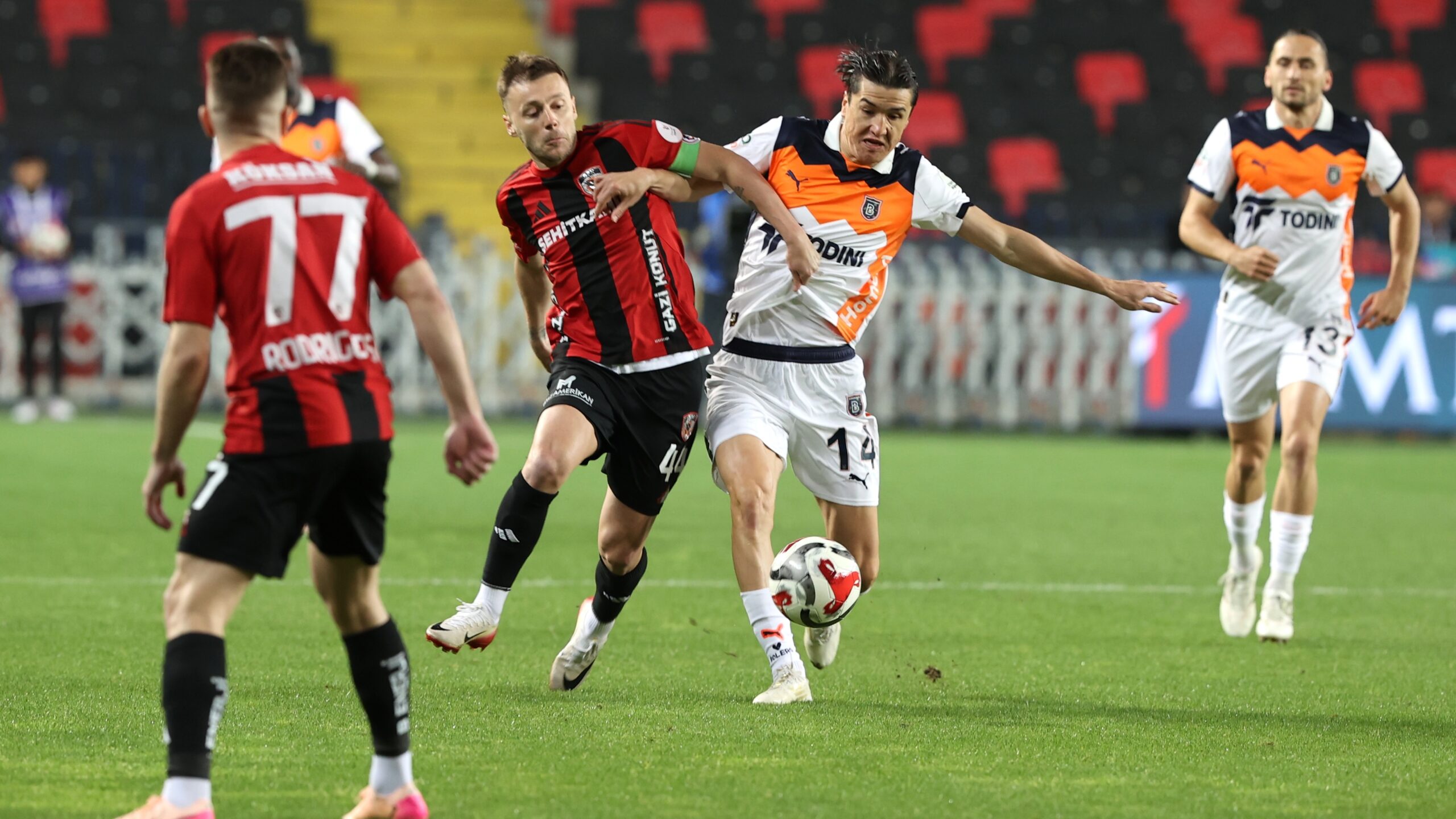 Başakşehir, Gaziantep FK'yi ağırlayacak