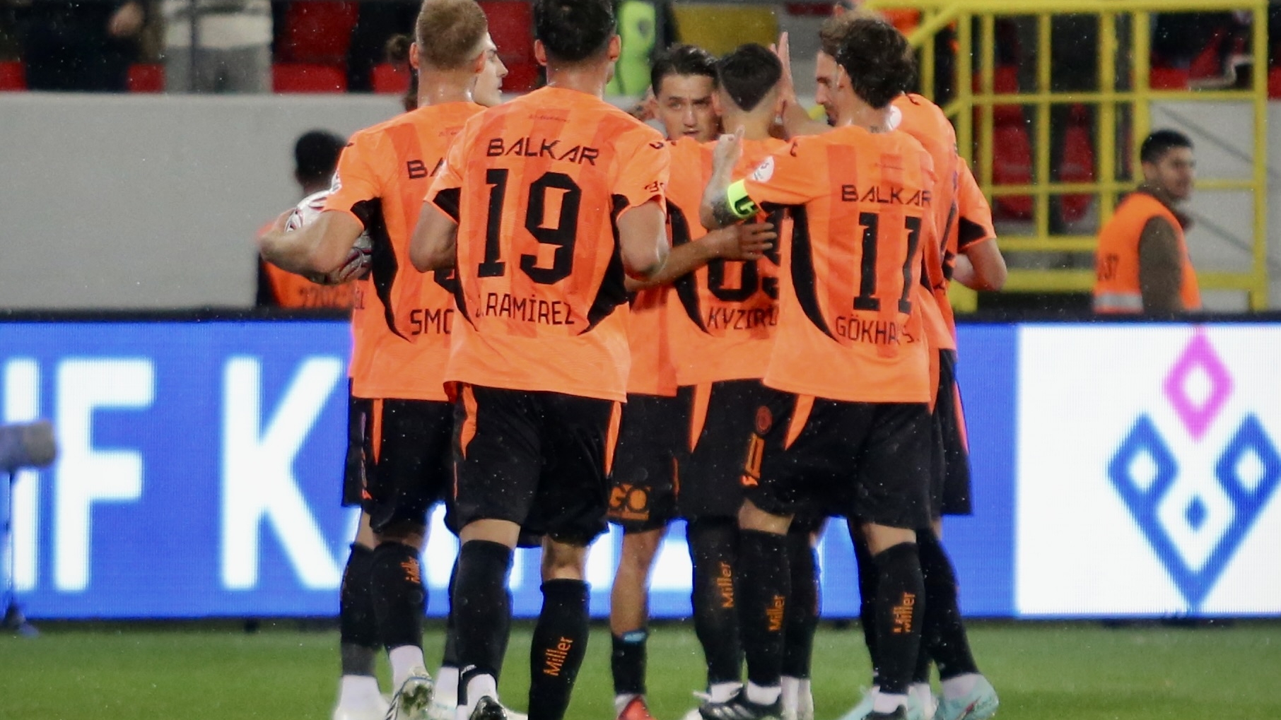 Çorum FK gerinden gelip kazandı