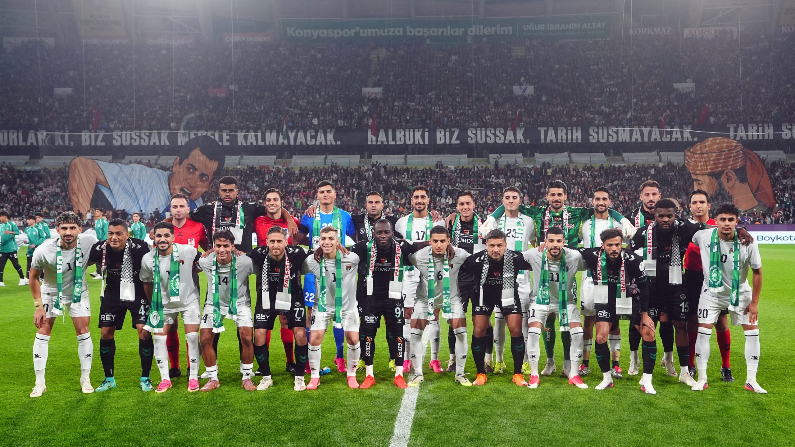 Dostluk maçına övgü