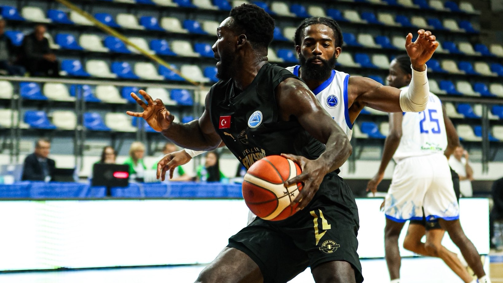 Esenler Erokspor 2'de 2 yaptı