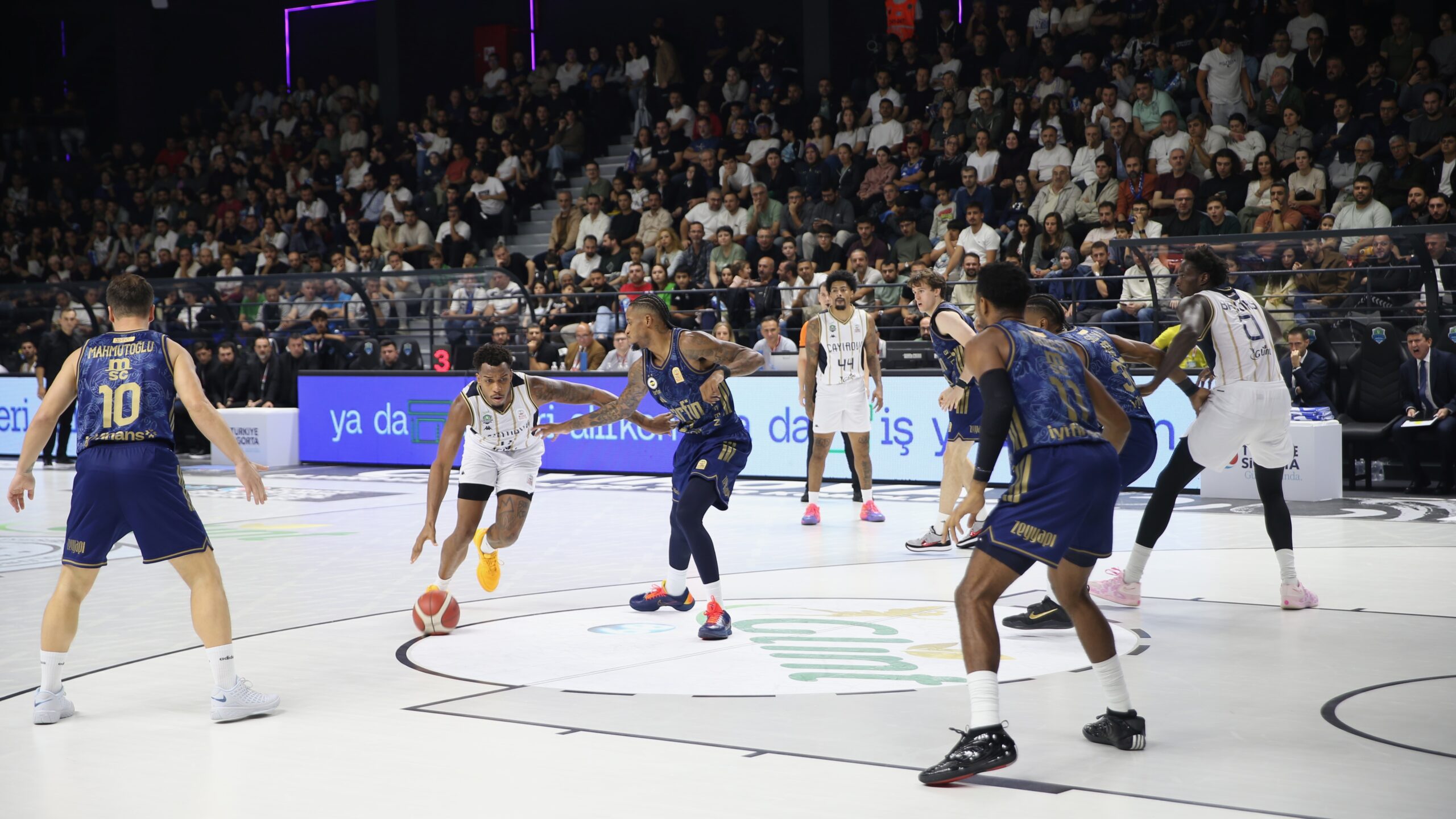 Fenerbahçe Tarfin deplasmandan kazanarak döndü