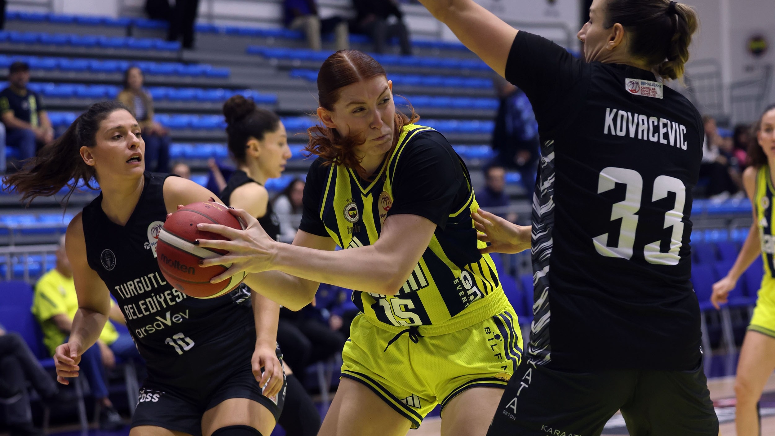 Fenerbahçe Tarfin evinde farklı kazandı