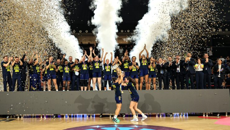 Fenerbahçe Tarfin kupasını aldı