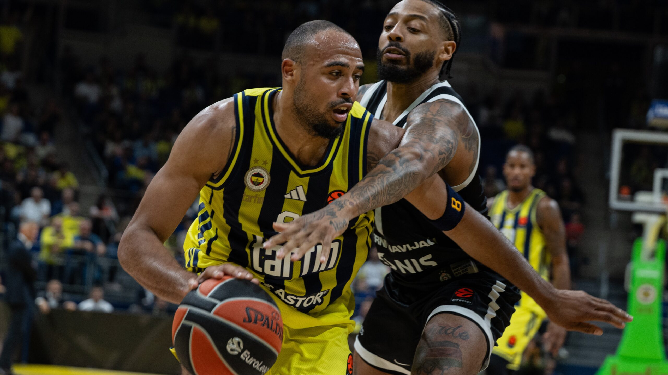 Fenerbahçe Tarfin Partizan'ı devirdi