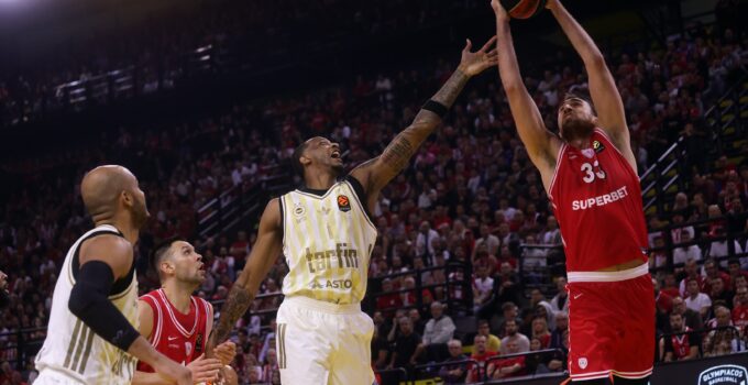Fenerbahçe Tarfin'den müthiş geri dönüş