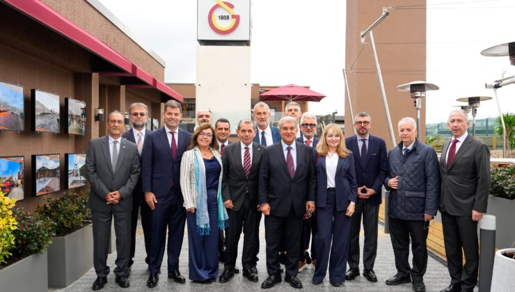 Galatasaray Adası'nda dostluk yemeği