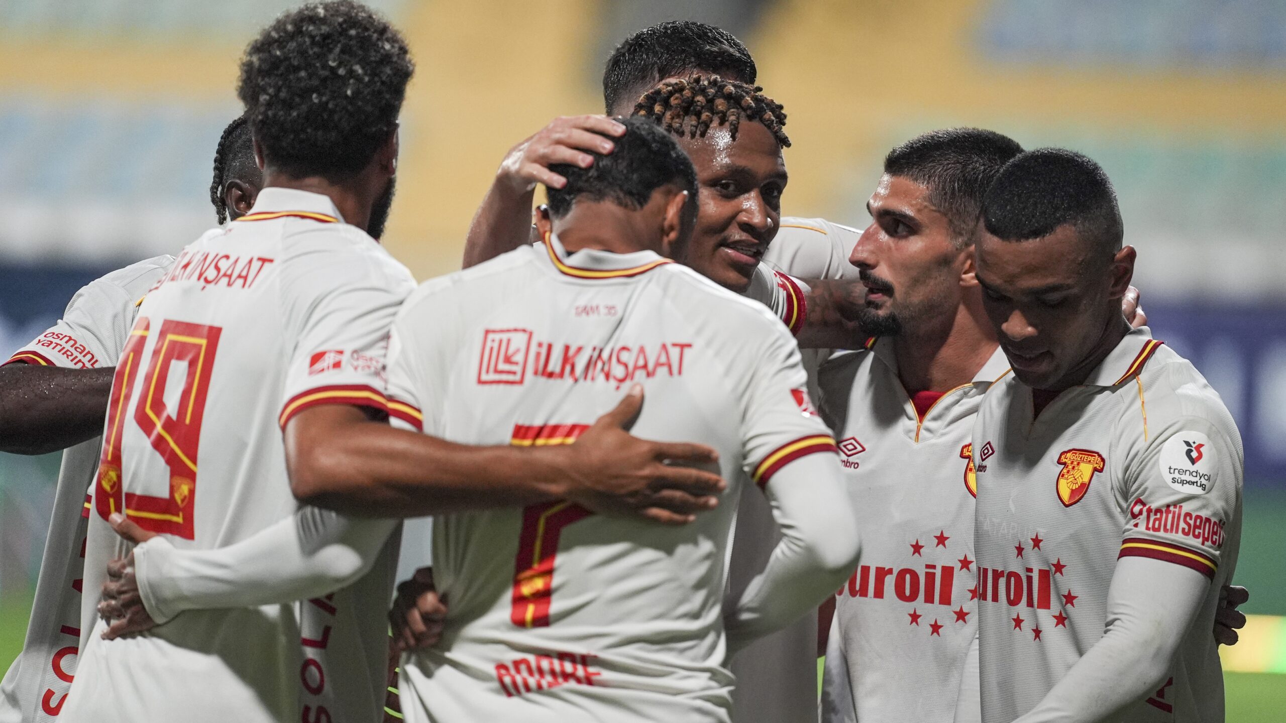 Göztepe Eyüpspor'u 4 golle geçti