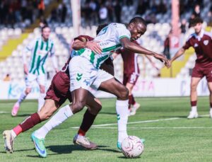 Iğdır FK, Bandırma'da 10 kişiyle güldü