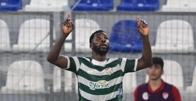 Iheanacho gole doymuyor