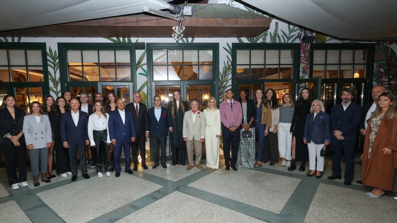 Koç Holding A Milli Kadın Voleybol Takımı'nı ağırladı