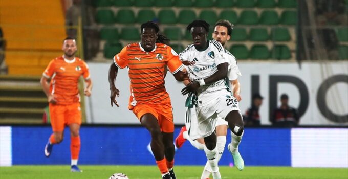 Kocaelispor iki hafta sonra kazandı