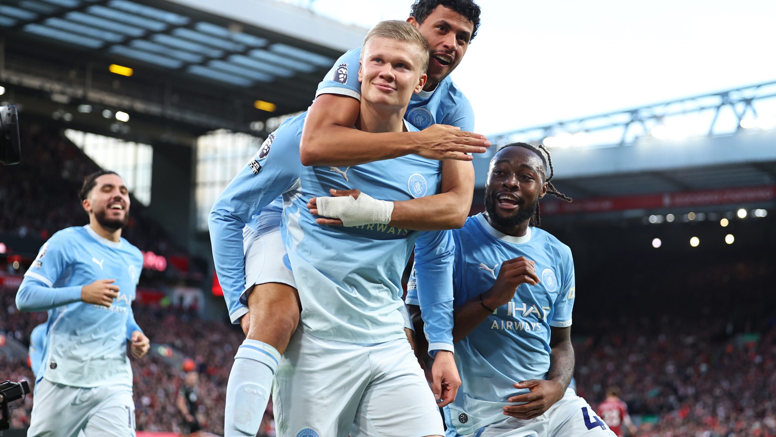 Manchester City gergin maçtan kayıpsız ayrıldı