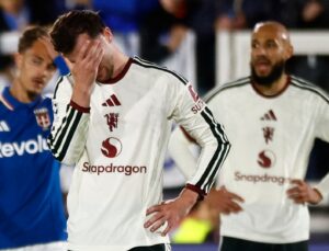 Manchester United'a Como şoku