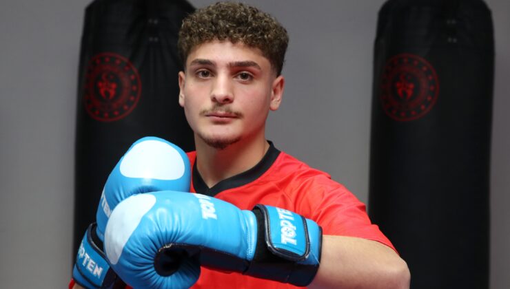 Milli kick boksçu Berat, dünya şampiyonluğu hayalini gerçekleştirdiği için gururlu