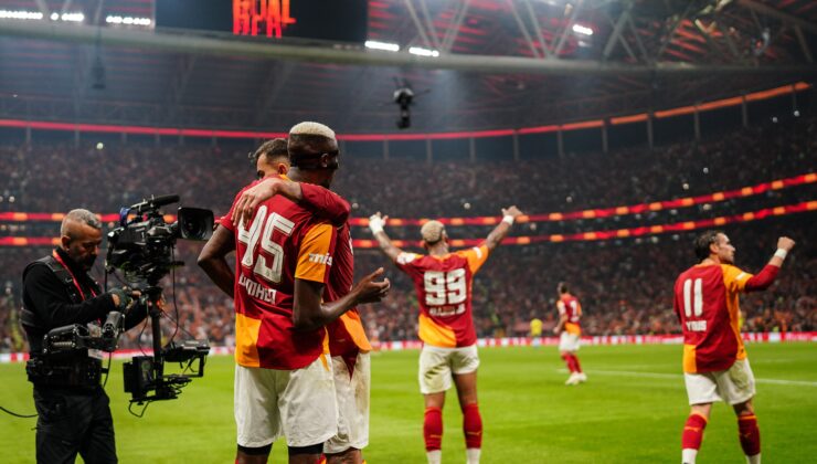 Osimhen iki golle yıldızlaştı