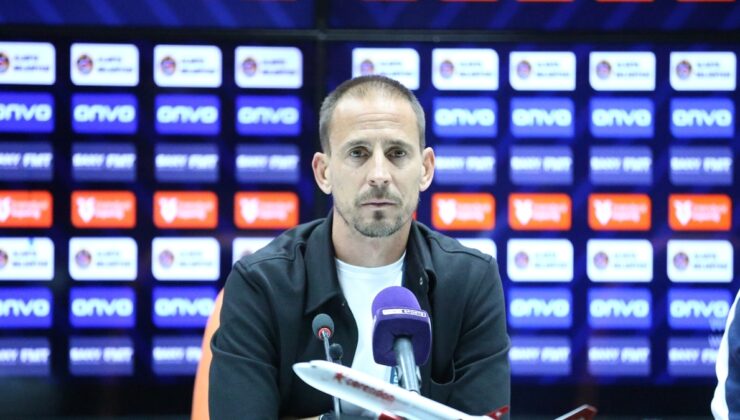 Pereira: Soyunma odasında kalmış gibiydik