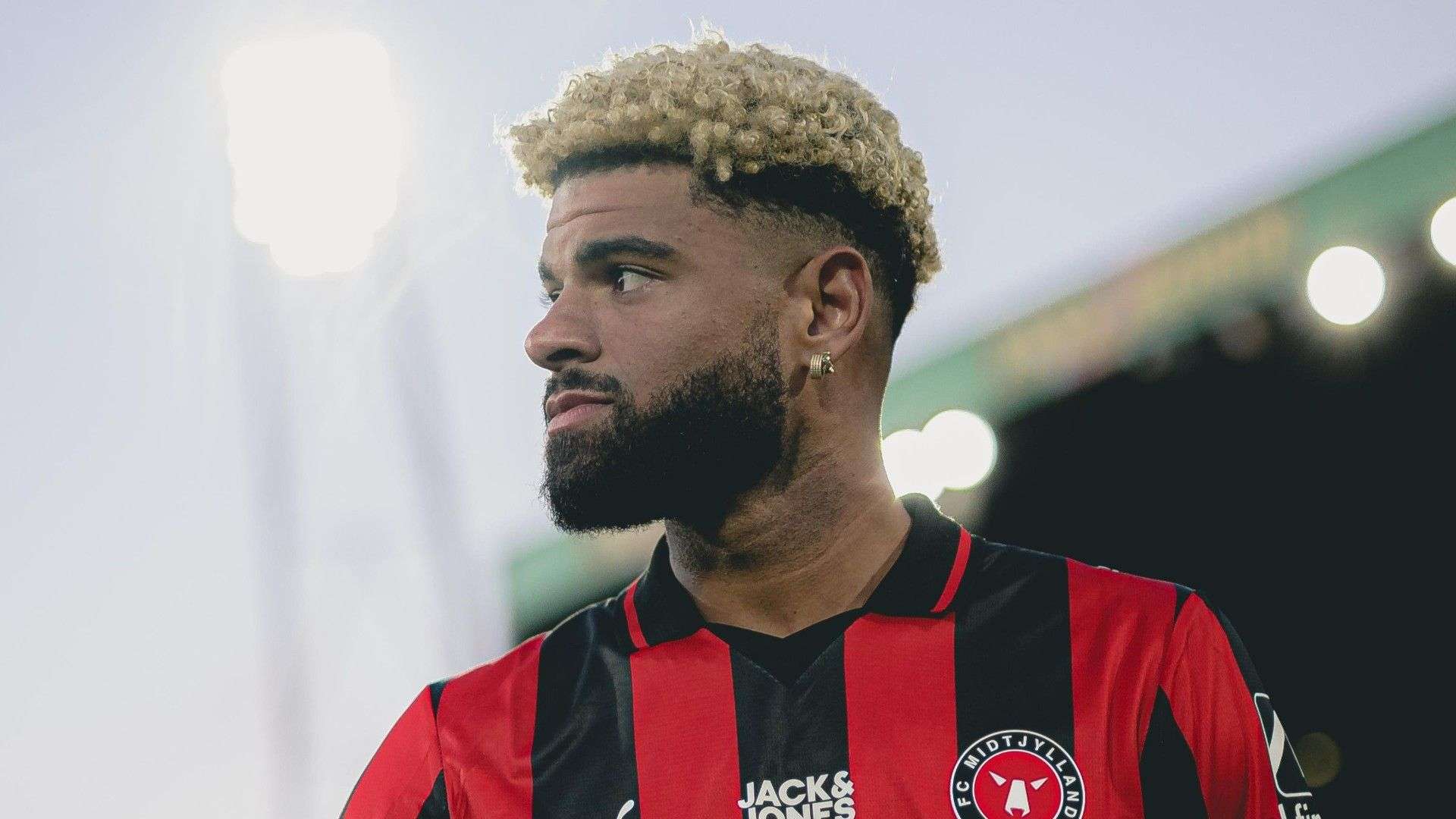 Reis’ın aradığı orta saha: Philip Billing!