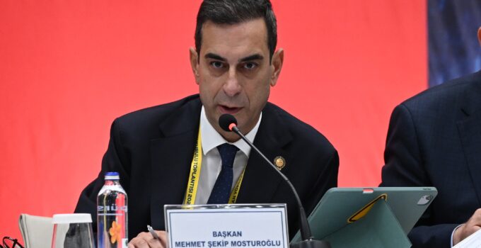 Şekip Mosturoğlu: MHK başkanı şampiyonları belirlemiştir