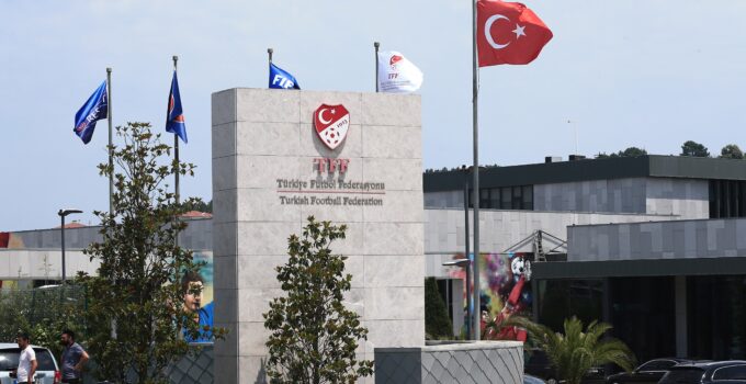 Süper Lig'den 8 kulübe para cezası