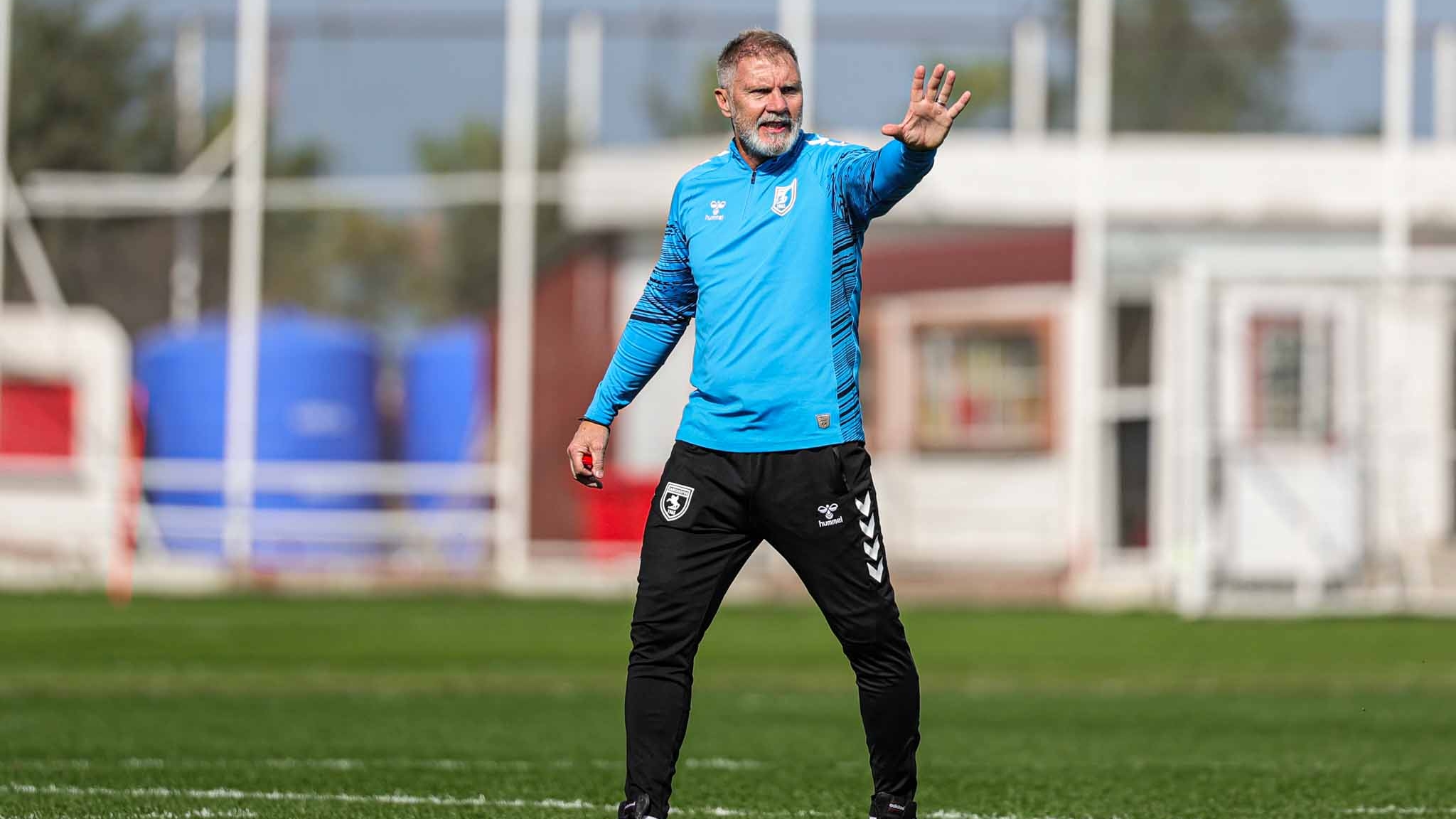 Thorsten Fink: Cumartesi günü bir şehir, bir şehre karşı olacak