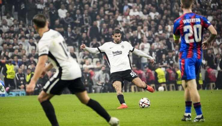 Ümit Akdağ Crystal Palace maçında direkt kırmızı kart gördü!