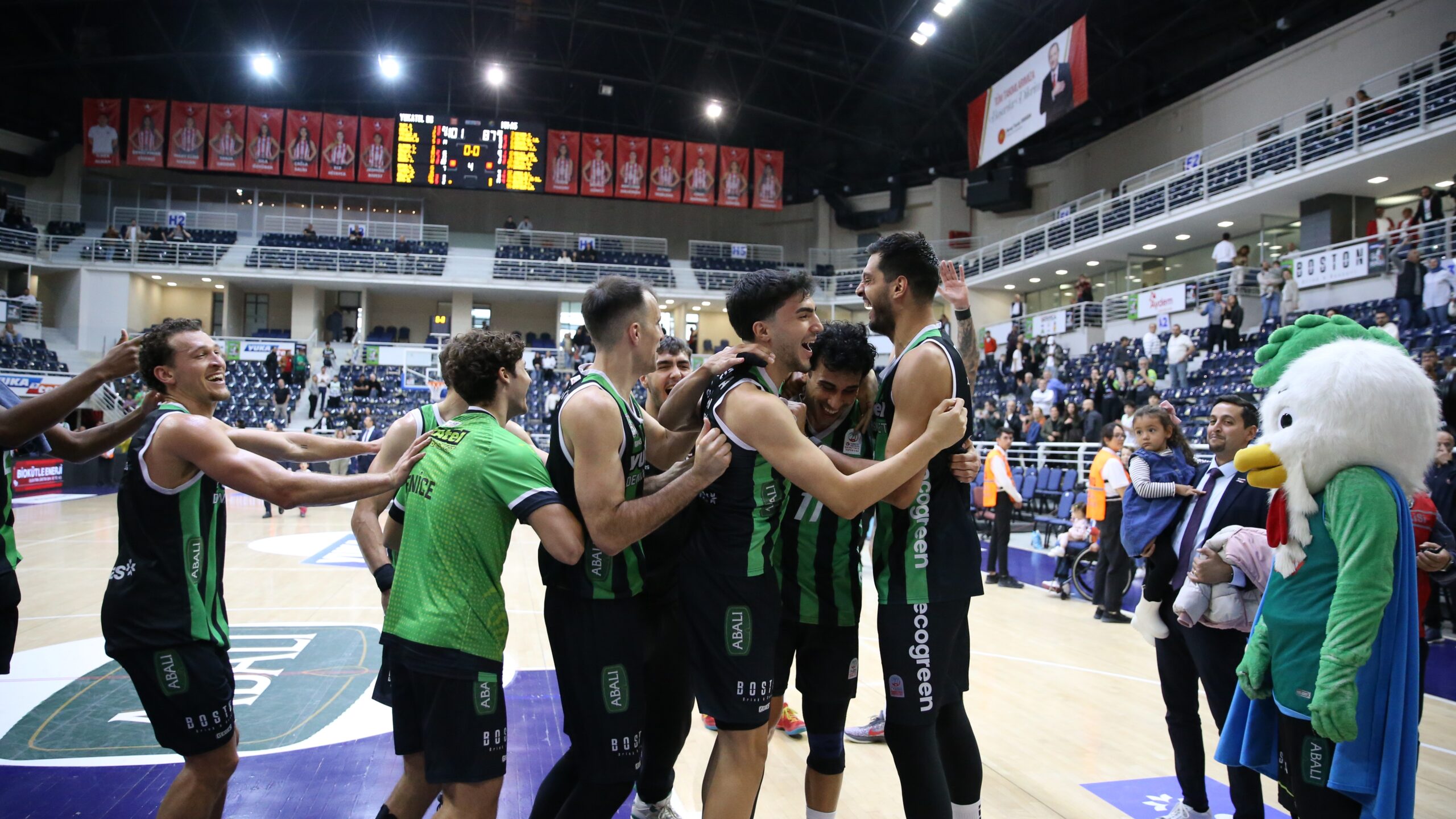 Yukatel Denizli Basket, TOFAŞ'ı eli boş gönderdi
